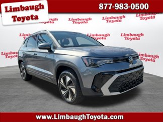 Used 2025 Volkswagen Taos SE image 1