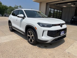 New 2025 Volkswagen Tiguan SE image 1