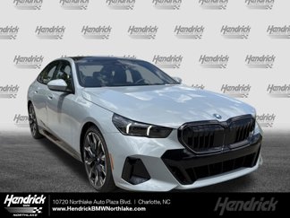 New 2026 BMW 550e xDrive image 1