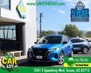 Used 2024 Nissan Kicks S image 1