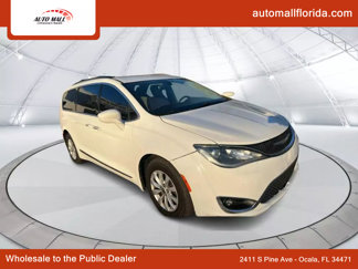 Used 2017 Chrysler Pacifica Touring-L image 1