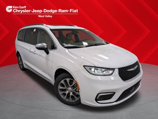New 2025 Chrysler Pacifica Pinnacle image 1