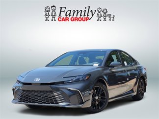 New 2025 Toyota Camry SE image 1