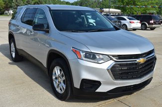Used 2021 Chevrolet Traverse LS image 1