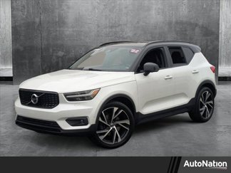 Used 2022 Volvo XC40 T5 R-Design w/ Advanced Package image 1