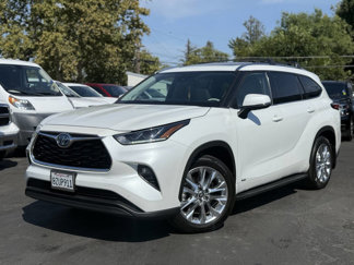 Used 2022 Toyota Highlander Limited image 1