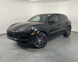 Used 2024 Porsche Cayenne image 1