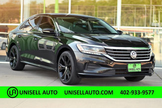 Used 2022 Volkswagen Passat 2.0T SE image 1