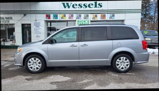 Used 2018 Dodge Grand Caravan SE w/ UConnect Hands-Free Group image 1