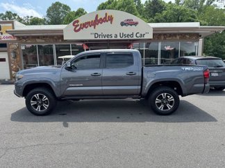 Used 2018 Toyota Tacoma TRD Sport image 1
