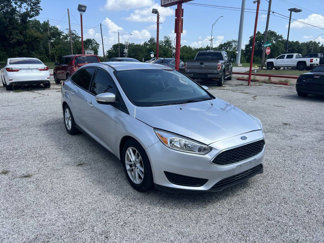 Used 2015 Ford Focus SE image 1