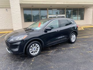 Used 2020 Ford Escape SE image 1