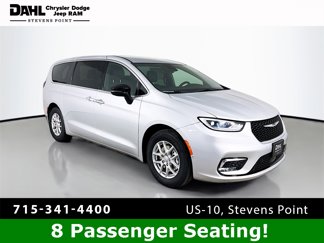New 2026 Chrysler Pacifica Select image 1
