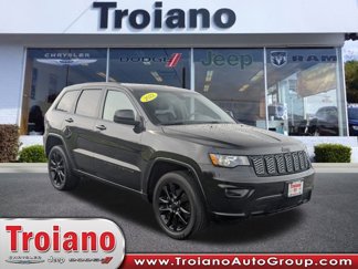 Certified 2022 Jeep Grand Cherokee Laredo X image 1