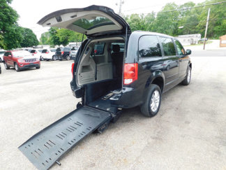 Used 2015 Dodge Grand Caravan SXT image 1