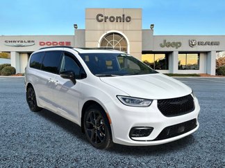 New 2025 Chrysler Pacifica Limited image 1