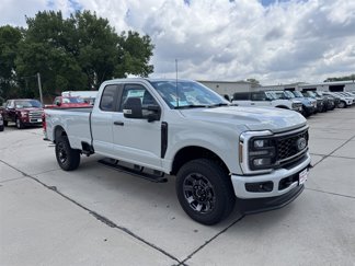 New 2025 Ford F350 XLT image 1