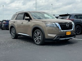 New 2025 Nissan Pathfinder Platinum image 1
