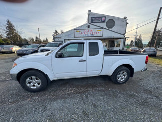 Used 2012 Nissan Frontier SV image 1