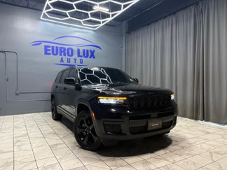 Used 2023 Jeep Grand Cherokee L Laredo image 1