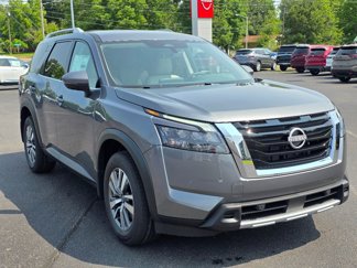 New 2025 Nissan Pathfinder SL image 1