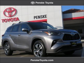 New 2025 Toyota Highlander XLE image 1