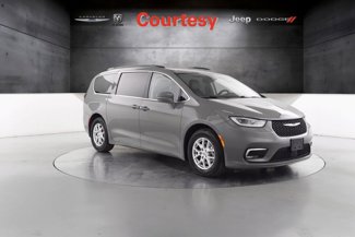 Certified 2022 Chrysler Pacifica Touring-L image 1