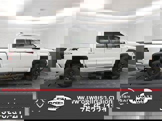 New 2025 Nissan Frontier PRO-4X image 1