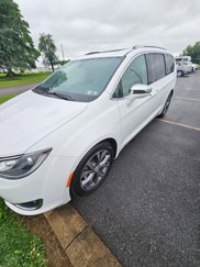 Used 2018 Chrysler Pacifica Limited w/ Tire & Wheel Group image 1