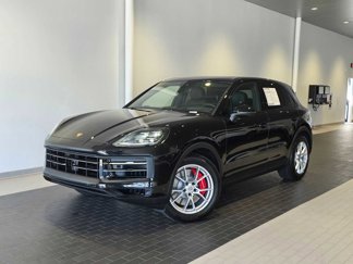 Used 2024 Porsche Cayenne S image 1