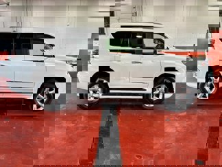 Used 2017 Lexus GX 460 image 1