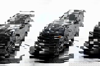 Certified 2025 Porsche Cayenne image 1