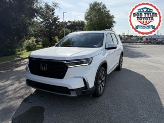 Used 2024 Honda Pilot Touring image 1
