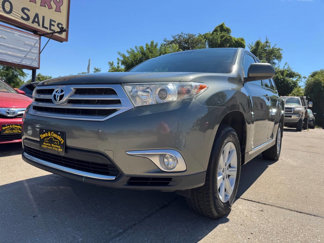 Used 2012 Toyota Highlander SE image 1