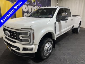 Used 2024 Ford F450 Platinum image 1