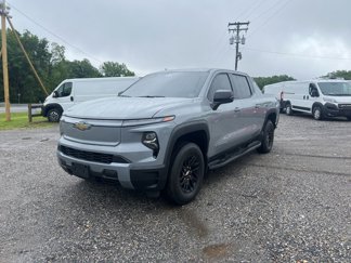 Used 2025 Chevrolet Silverado EV LT image 1