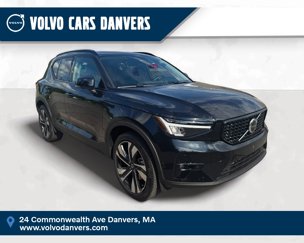 Certified 2025 Volvo XC40 B5 Plus image 1