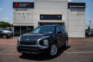 New 2025 Mitsubishi Outlander ES image 1