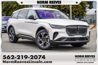 Used 2025 Lincoln Nautilus Premier image 1