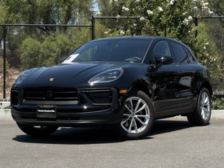 Used 2025 Porsche Macan image 1