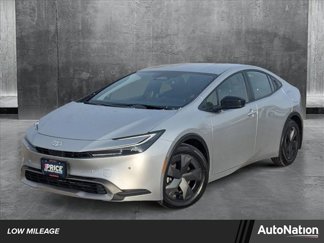Used 2024 Toyota Prius Prime SE image 1