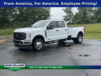 New 2025 Ford F350 4x4 Crew Cab DRW Super Duty image 1