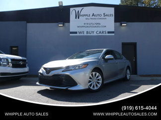 Used 2020 Toyota Camry LE image 1