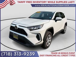 Used 2022 Toyota RAV4 LE image 1