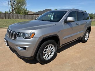 Used 2020 Jeep Grand Cherokee Laredo E image 1
