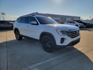 New 2025 Volkswagen Atlas SE image 1