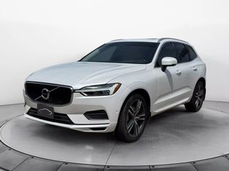 Used 2018 Volvo XC60 T5 Momentum w/ Vision Package image 1