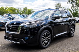 New 2025 Nissan Pathfinder Platinum image 1