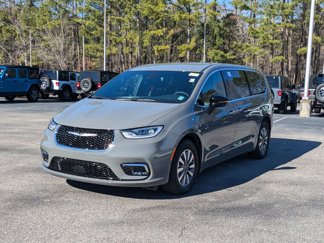 New 2025 Chrysler Pacifica Select w/ Uconnect Theater Family Group image 1