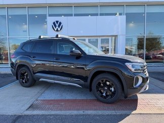 New 2025 Volkswagen Atlas Peak Edition SE image 1